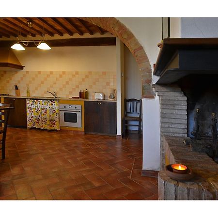 Agriturismo Bellavista Radicondoli Δωμάτιο φωτογραφία